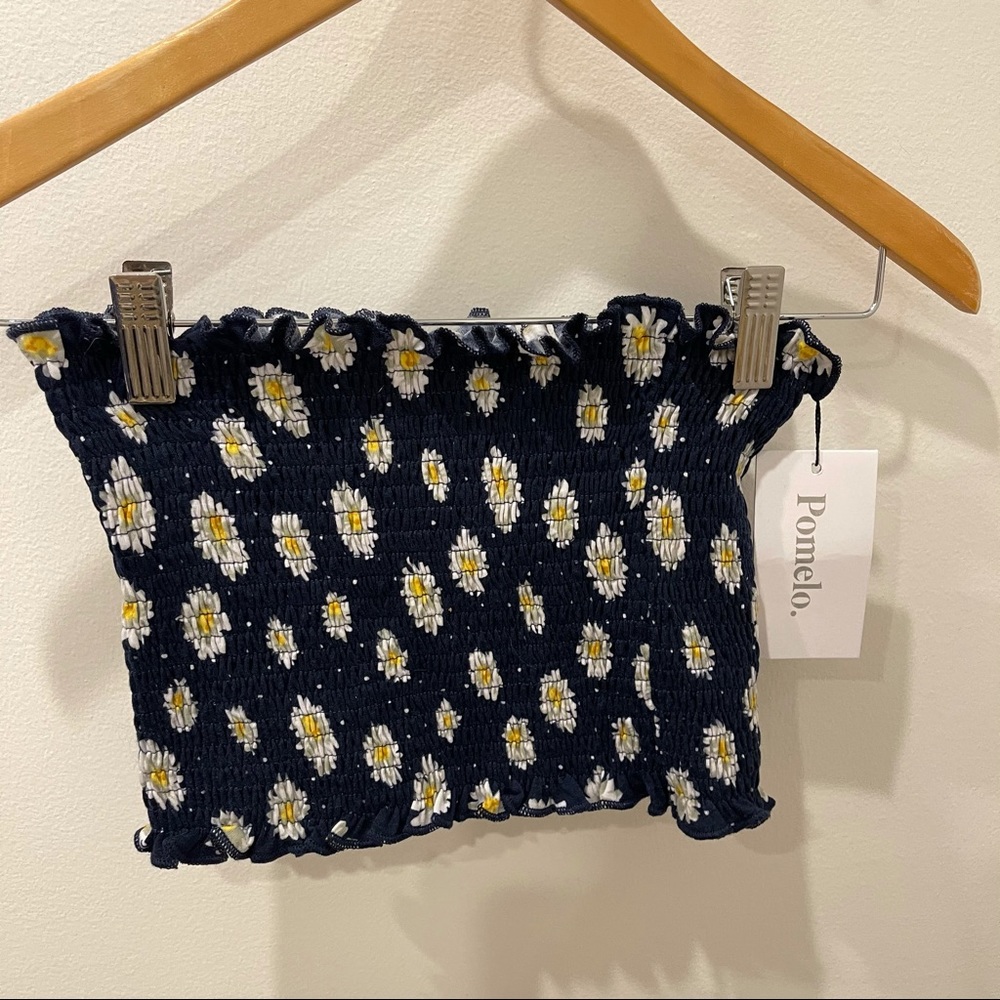NWT. POMELO FLORAL TOP.